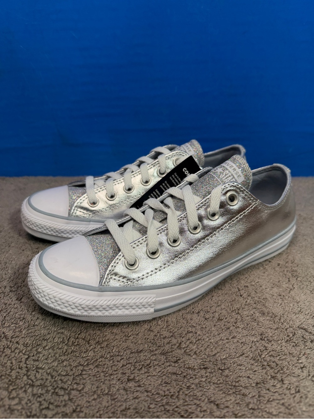 Converse 
Brand new - Picture 3 of 7